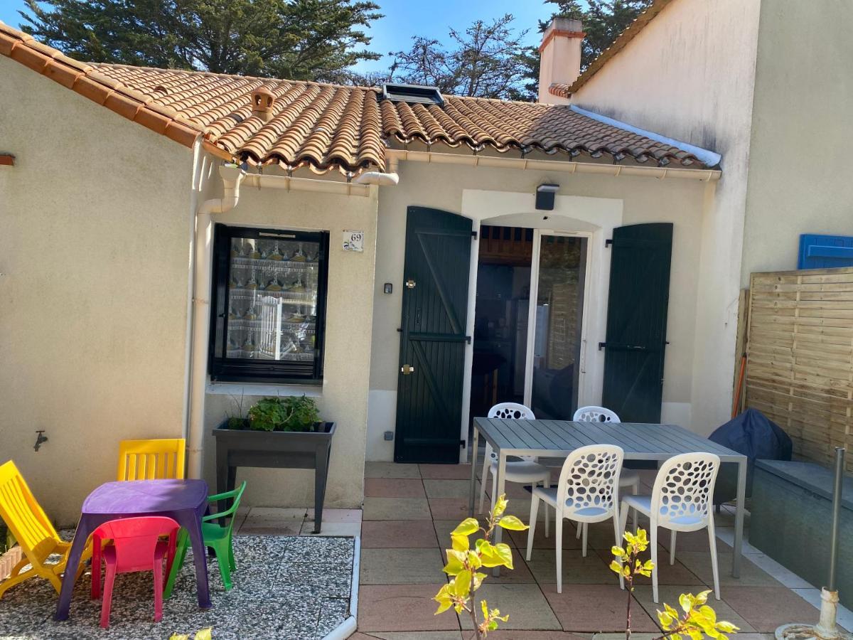 Maison Dans Les Dunes Barbatre Exterior photo